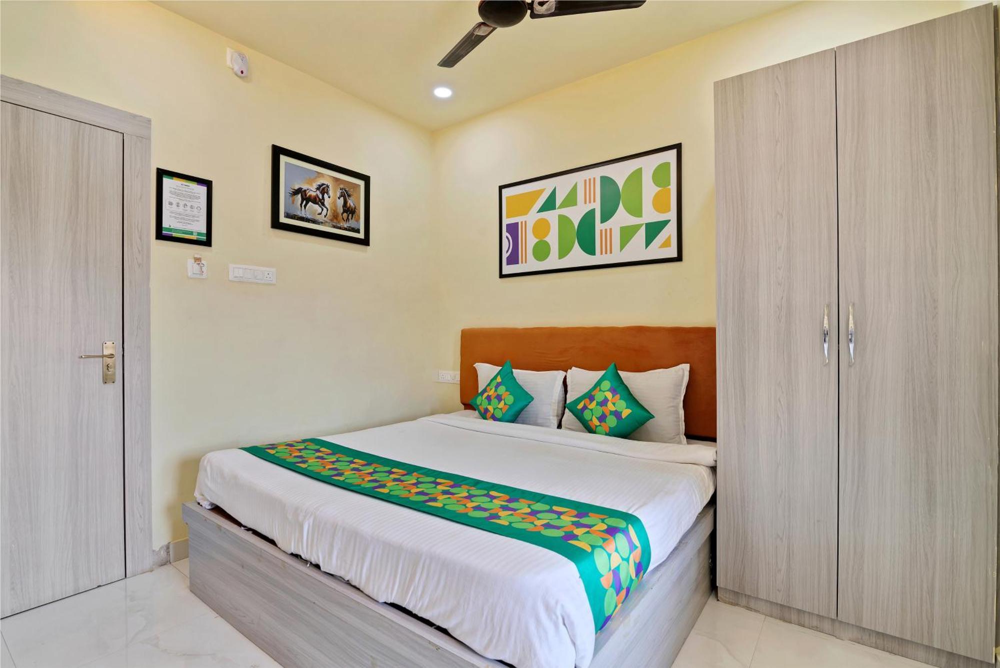 Treebo Moon Waalk Hotel Bhubaneswar Exterior photo