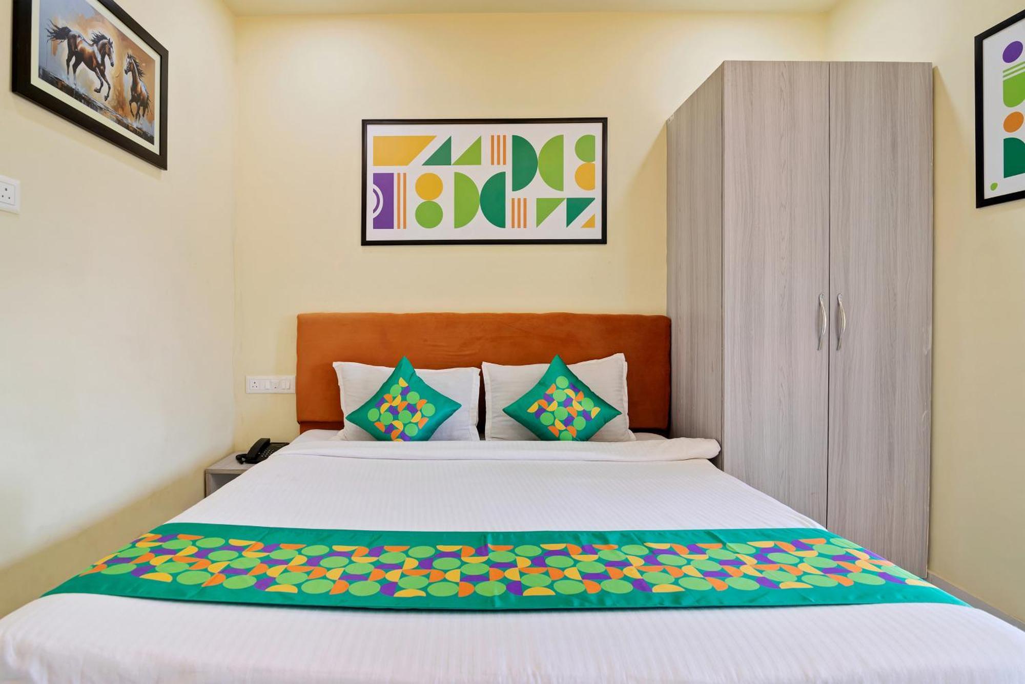 Treebo Moon Waalk Hotel Bhubaneswar Exterior photo